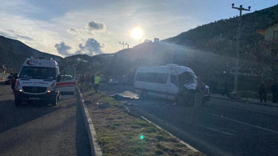 Gümüşhane'de işçi servisi takla attı: Bir ölü, yedi yaralı