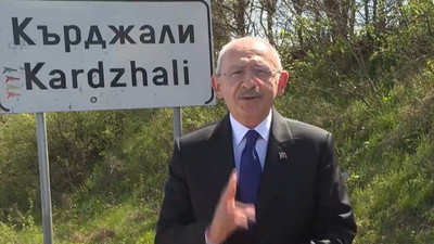 Kılıçdaroğlu, Kırcaali tabelası önünden seslendi: 'Size tek bir lafım olacak'