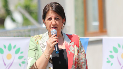 Pervin Buldan Adana'dan Erdoğan'a seslendi: Kürt sorununu çözemeyen kendisi çözülür