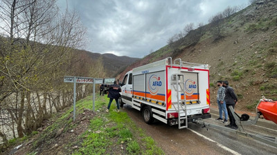 Otomobil Munzur Çayı'na düştü, üç kişi kayıp