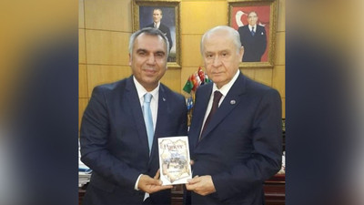 MHP'li aday, kendisiyle aynı isme sahip ölen yazarın kitabını bastırmış