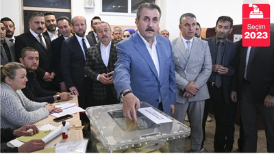 Destici gerekli evrakı unuttu, alıp sandığa geri döndü