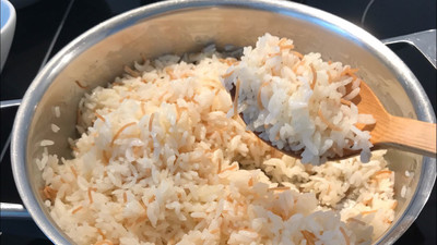 Asla dibine yapışmıyor! Şeflerin yaptığı gibi pilav yapmanın püf noktaları