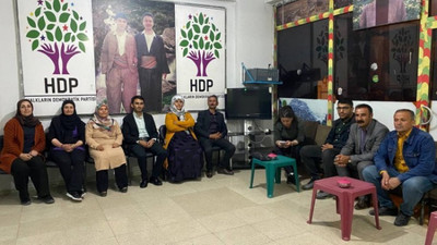Yeşil Sol Parti adayları Hakkari'de demokrasi nöbetinde: Resmi veriler açıklanana dek sürecek