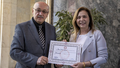 TBMM'de ilk vekil kaydını MHP'li Ersoy yaptırdı
