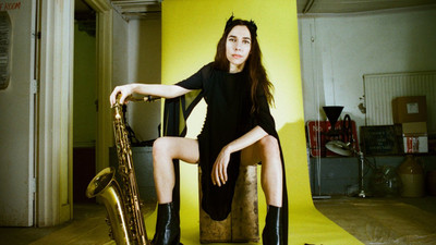 PJ Harvey'den yeni albüm: I Inside The Old Year Dying