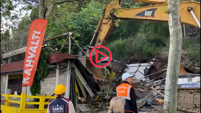 İBB, Üsküdar'daki kaçak kafelerden birini daha yıktı