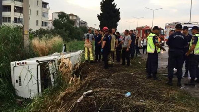 Bergama'da cezaevi nakil aracı devrildi: 11 yaralı