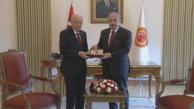 TBMM Geçici Başkanı Devlet Bahçeli görevi Mustafa Şentop'tan devraldı