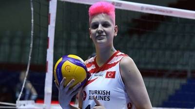 Milli voleybolcu Ebrar Karakurt, Lokomotiv Kaliningrad ile anlaştı