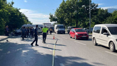 Bursa'da işçi servisi otomobille çarpıştı: 1 ölü, 9 yaralı