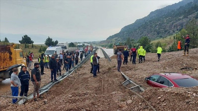 Afyonkarahisar'da heyelan: İki araç toprak altında kaldı, bir kişi öldü