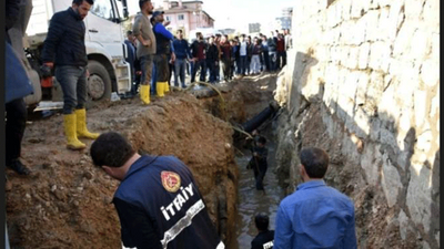 Belediyenin açtığı çukura düşen çocuk öldü