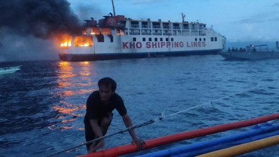 Filipinler’de feribot açık denizde alev aldı, 120 kişi kurtarıldı