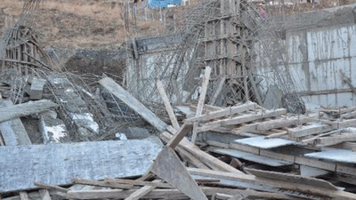 Hakkari'de inşaat çöktü: 2 yaralı