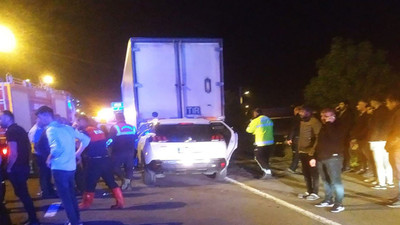 Çankırı'da otomobil TIR'a çarptı, üç kişi öldü