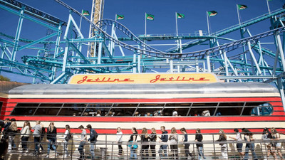 Stockholm'de hız treni raydan çıktı: Bir ölü, metrelerce yükseklikten düşenler var