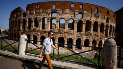 Kolezyum'u anahtarıyla tahrip eden turist aranıyor: Hapis cezası alabilir