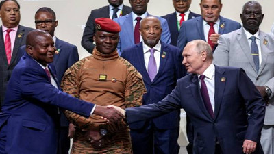 Putin: Afrikalı liderlerin sunduğu Ukrayna barış planını görüşeceğiz