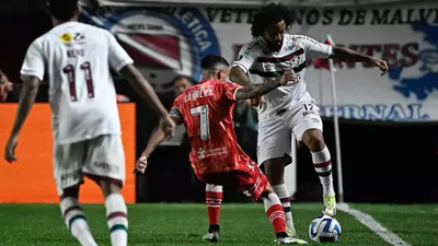 Marcelo rakibinin ayağını kırdı, gözyaşlarıyla sahayı terk etti