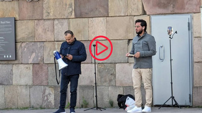İsveç'te Iraklı göçmen Momika yine Kuran yaktı