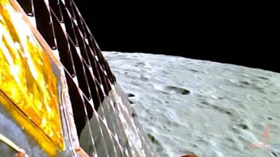 Chandrayaan-3'ten tarihi başarı: Hindistan Ay'ın güneyine inen ilk ülke oldu