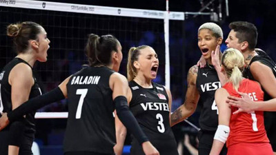 Kadın Voleybol Takımı, Avrupa Şampiyonası'nda yarı finale yükseldi