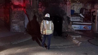 Karaköy'deki tarihi Kurşunlu Han’da çıkan yangın söndürüldü