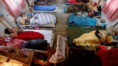 Karadağ'da 'yan gelip yatma' yarışmasında rekor: 20 gündür devam ediyor