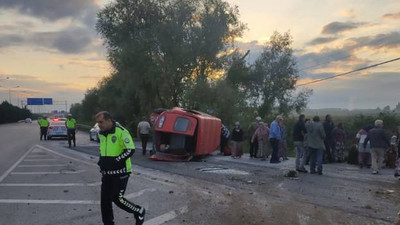 Samsun'da işçi servisi devrildi, 15 kişi yaralandı