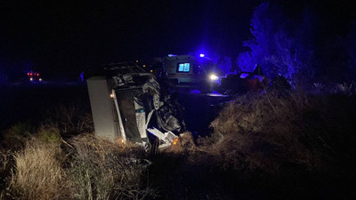 Isparta'da otomobille kamyonetin çarpıştığı kazada beş kişi öldü
