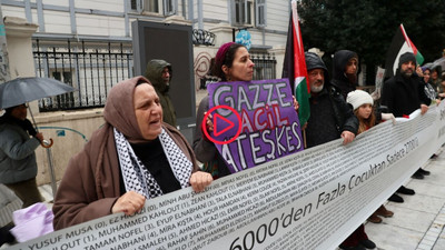Kadıköy'de Gazze'de kalıcı ateşkes çağrısıyla eylem yapıldı