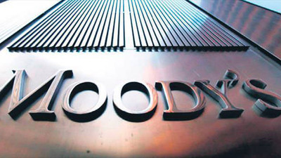 Moody’s gece yarısı not düşürdü