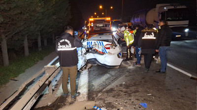 Kaçak göçmenleri taşıyan araç, polis aracına çarptı: Dördü polis, 18 yaralı