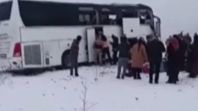 Kars'ta iki otobüsün karıştığı zincirleme kaza: İki ölü, sekiz yaralı