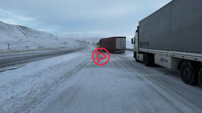 Kar yağışı Tendürek Geçidi'ni kapattı, onlarca araç mahsur kaldı