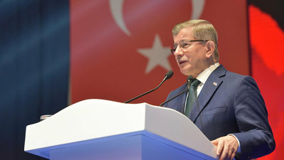Davutoğlu yeniden genel başkan seçildi