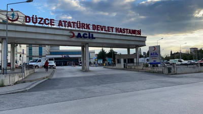 Düzce'de iş cinayeti: Forklift devrildi, paletlerin altında kalan bir işçi öldü, bir işçi ağır yaralı