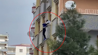 Diyarbakır'da ikinci kattan atlamak isteyen kadını son anda tuttular