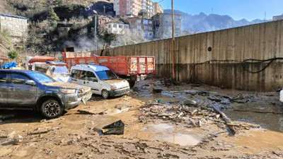 Artvin'de sel ve heyelan riski nedeniyle beş bina boşaltıldı