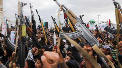 ABD ile Britanya'nın Yemen'e 22 saldırı düzenlediğini duyuran Husiler: Yeni sürprizlerle karşılık vereceğiz
