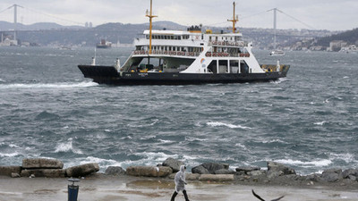 İstanbul'da vapur seferlerine fırtına engeli