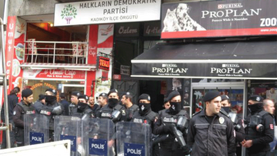 HDP Kadıköy ilçe binasına polis baskını