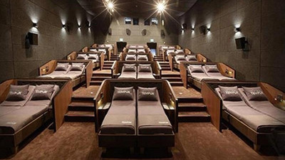 Yataklı sinema salonu açıldı