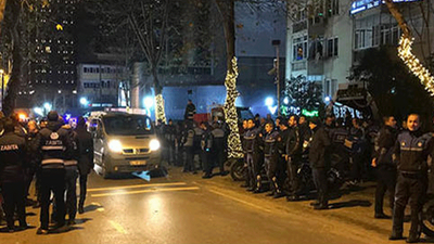 Zabıtaları polis güçlükle ayırdı