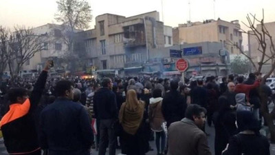 'İran'da bıçak kemiğe dayandı'