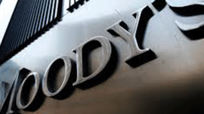 Moody's, dört şirketin görünümünü düşürdü