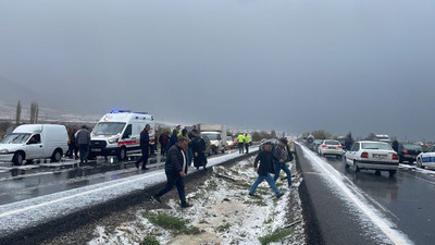 Niğde'de dolu ve sağanak: Dört araç çarpıştı, sekiz kişi yaralı