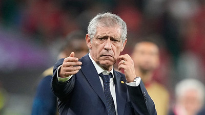 Beşiktaş, Fernando Santos ve Rıza Çalımbay'ın sözleşme fesih detaylarını paylaştı