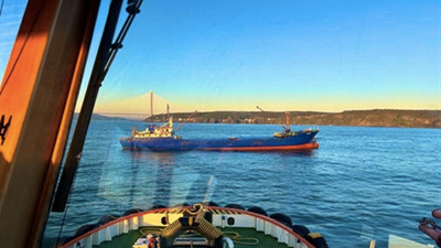 İstanbul Boğazı'nda gemi trafiği, çift yönlü askıya alındı